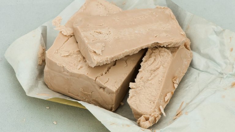 drożdże na włosy, picie drożdży, jak pić drożdże, picie drożdży efekty, maseczka z drożdży na wlłosy, napój z drożdży, drożdże jak pić, picie drożdży na włosy