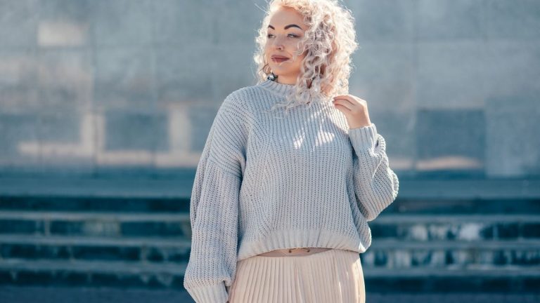 chłodny blond, ochładzanie koloru, zimny blond, matrix so silver