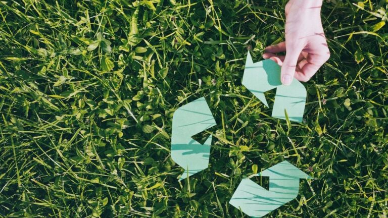 jak wykorzystać opakowania po kosmetykach, upcycling opakowań po kosmetykach