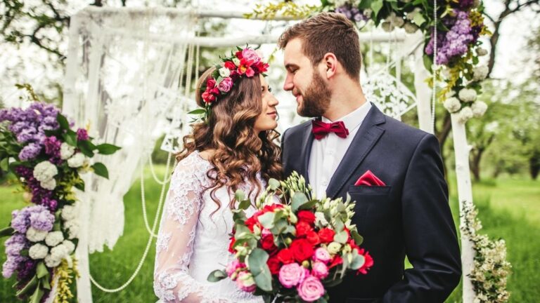 ślub na głowie, inspiracje na fruyzury ślubne, inspiracje na fryzury na wesele, inspiracje na fryzury dla panny młodej