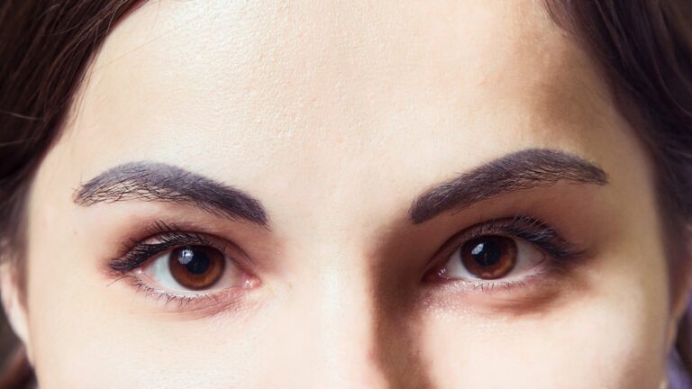 henna pudrowa, pudrowa brwi, pudrowe brwi, henna pudrowa a zwykła