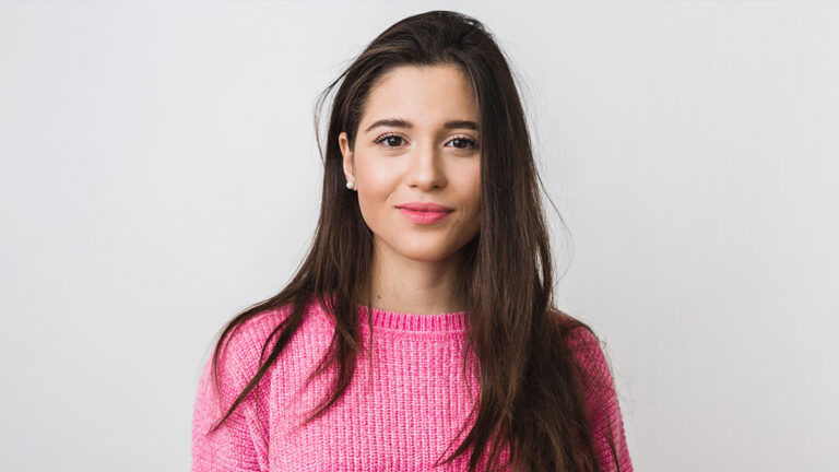 jak dodać włosom objętości, jak poprawnie suszyć włosy, triki na objętość włosów,