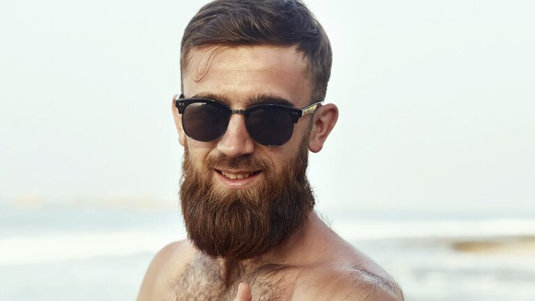 jak dbać o brodę latem, jak chronić brodę przed słońcem