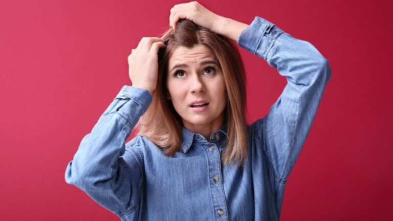 włosy z odrostami, odrosty na włosach