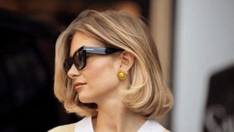 Carré Brit Pop - kobieta z krótkimi włosami