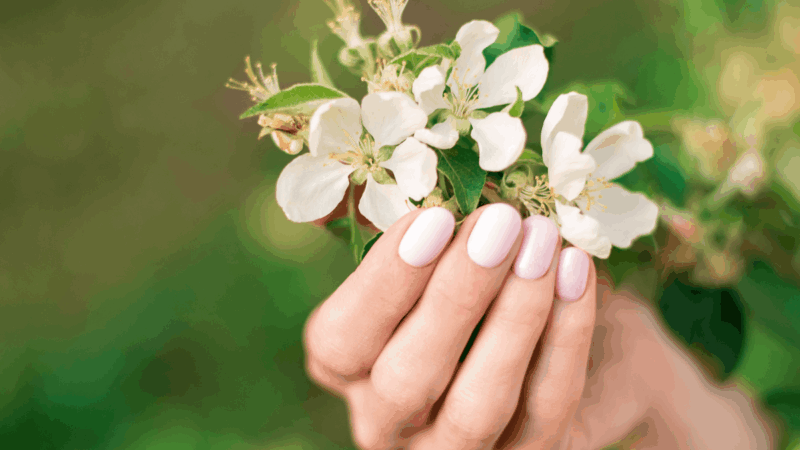 Modne paznokcie na wiosnę 2026. Oto trendy, które będą królować w tym sezonie