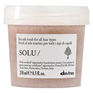 Davines Essential Haircare SOLU Sea Salt Scrub głęboko oczyszczający peeling solny 250ml